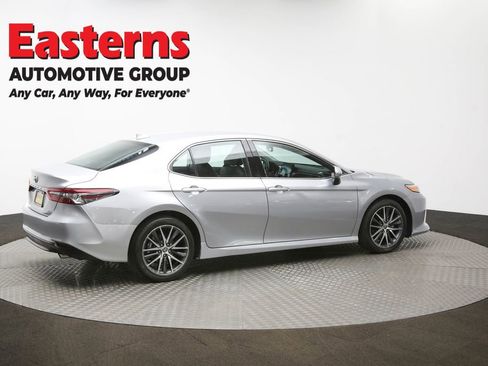 Used 2024 Toyota Camry XLE FWD image 43