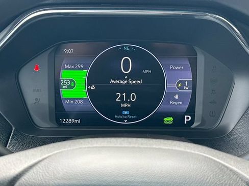 Used 2023 Chevrolet Bolt LT FWD image 27