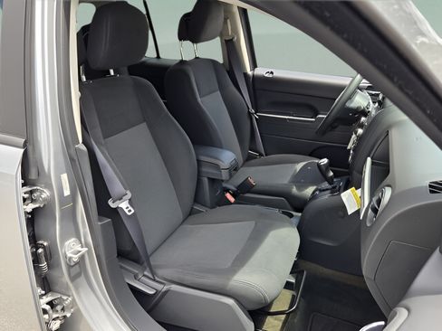 Used 2016 Jeep Compass Sport FWD image 15