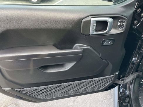 Used 2021 Jeep Wrangler Unlimited Sport image 27