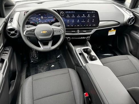 New 2026 Chevrolet Equinox EV LT w/ Comfort Package AWD/4WD image 8