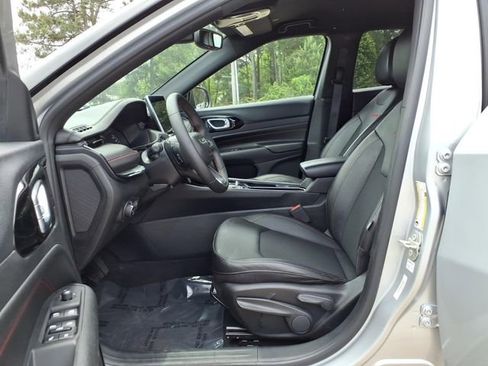 Used 2024 Jeep Compass Trailhawk AWD/4WD image 14