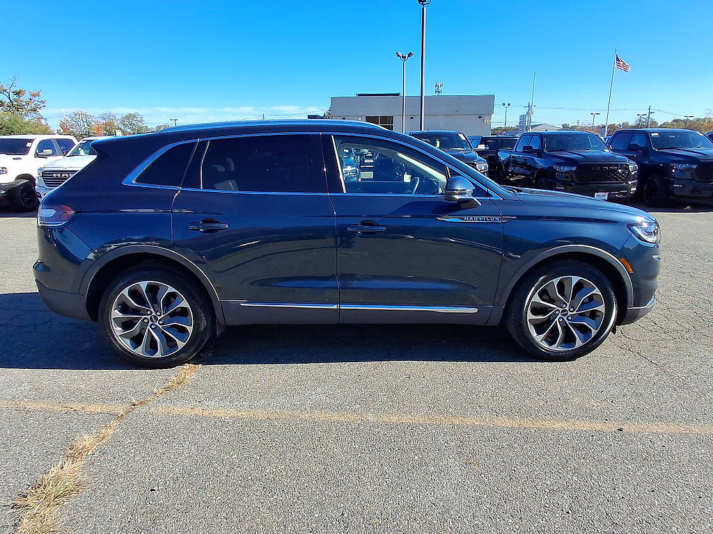 Used 2023 Lincoln Nautilus Reserve AWD/4WD image 9