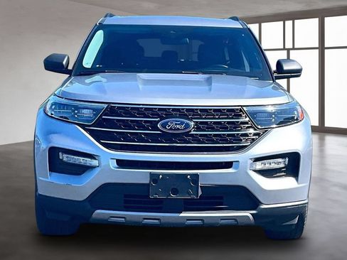 Used 2021 Ford Explorer XLT AWD/4WD image 4
