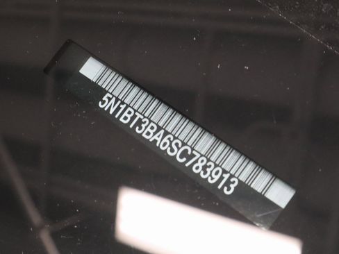 Certified 2025 Nissan Rogue SV image 34