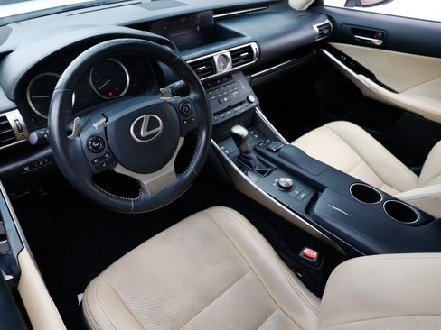 Used 2015 Lexus IS 250 w/ Navigation System Package image 6