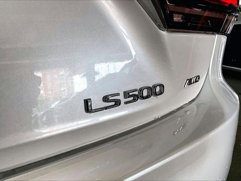 Used 2023 Lexus LS 500 AWD w/ Luxury Package image 9