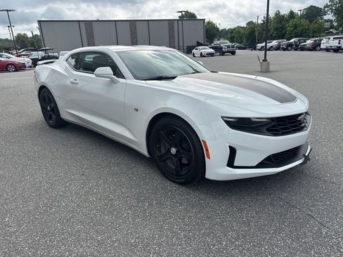 Used 2023 Chevrolet Camaro LT RWD image 9