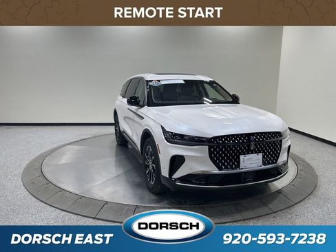 Used 2024 Lincoln Nautilus Premier w/ Equipment Group 102A image 3