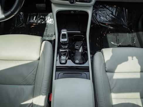 Used 2023 Volvo XC40 B5 Plus w/ Protection Package Premier AWD/4WD image 28