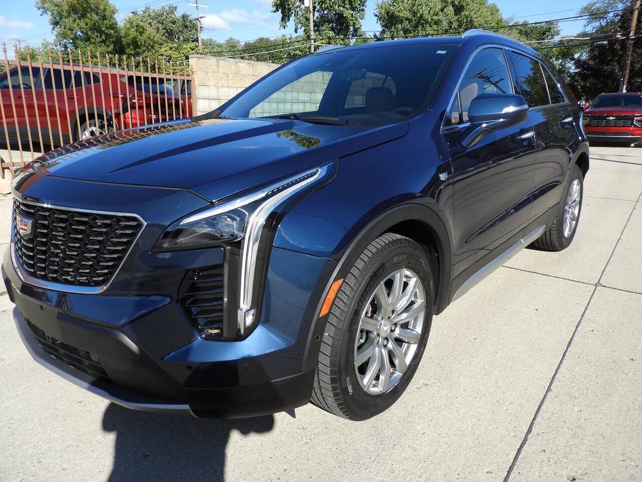 Used 2019 Cadillac XT4 Premium Luxury AWD/4WD image 4