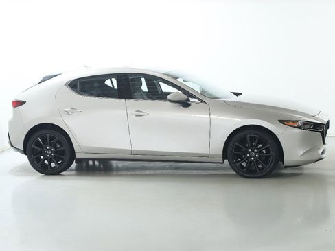 Used 2022 MAZDA MAZDA3 s image 11