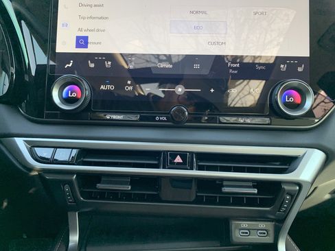 Certified 2026 Lexus RX 350 AWD image 28