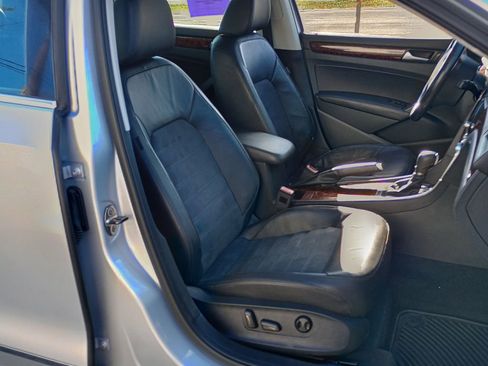 Used 2012 Volkswagen Passat 2.5 SEL image 23
