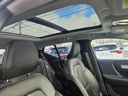 Used 2024 Volvo XC40 B5 Ultimate w/ Protection Package Premier image 10