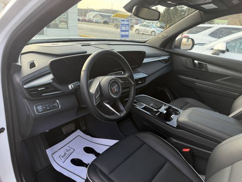 Used 2025 Buick Enclave Preferred image 15