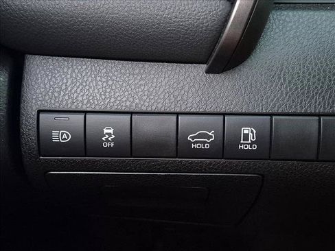 Used 2022 Toyota Camry SE FWD image 13