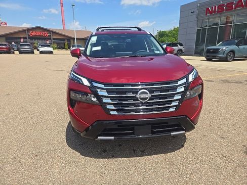 New 2026 Nissan Rogue Platinum AWD/4WD image 2