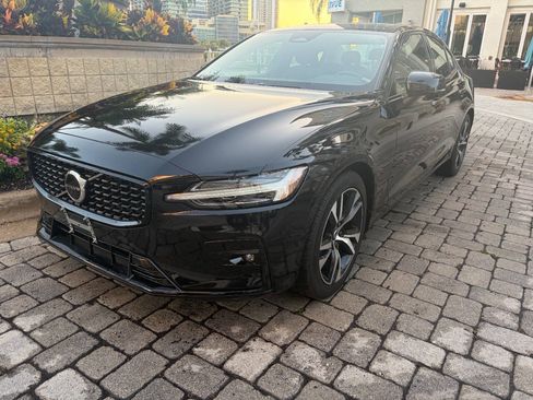 Used 2024 Volvo S60 B5 Core AWD/4WD image 3