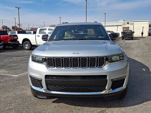 Certified 2025 Jeep Grand Cherokee L Limited w/ Trailer Tow Package image 3