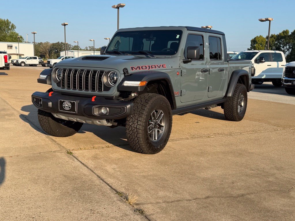 Used 2025 Jeep Gladiator Mojave w/ Convenience Group AWD/4WD image 3