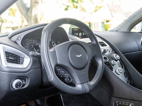Used 2014 Aston Martin Vanquish Coupe image 20