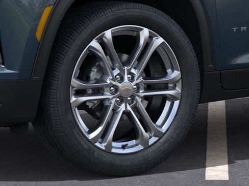 New 2025 Chevrolet Traverse LT w/ Driver Confidence Package image 9