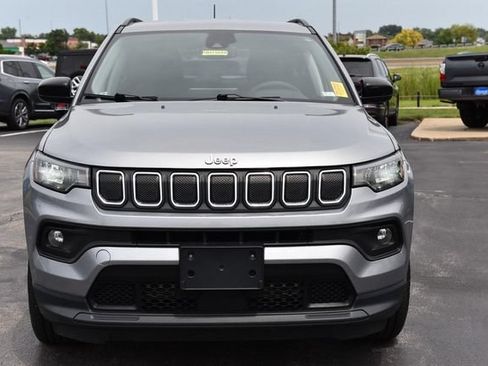 Used 2022 Jeep Compass Latitude AWD/4WD image 4