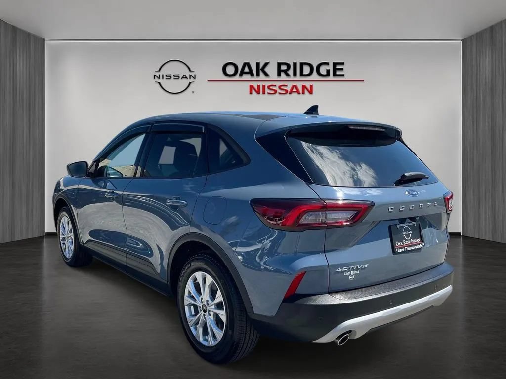 Used 2025 Ford Escape Active w/ Tech Pack #1 FWD image 5