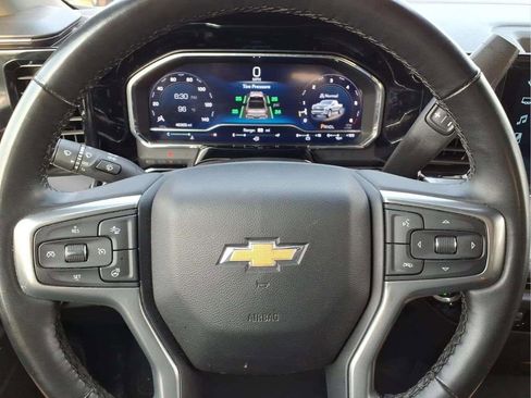 Used 2025 Chevrolet Silverado 1500 LT RWD image 14