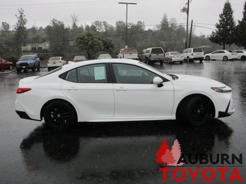 Certified 2025 Toyota Camry SE w/ Convenience Package image 3