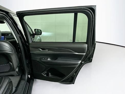 Used 2023 Jeep Grand Cherokee L Limited w/ Black Appearance Package image 32