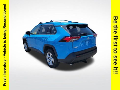 Used 2019 Toyota RAV4 LE w/ Carpet Mat Package AWD/4WD image 3