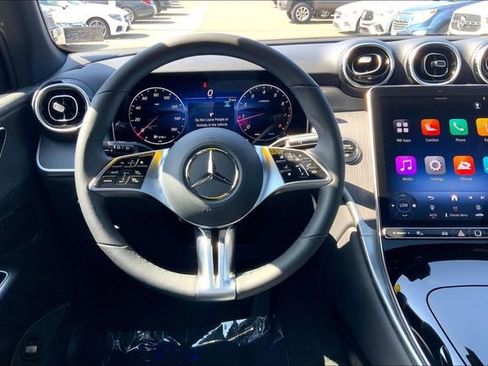 Used 2026 Mercedes-Benz GLC 300 4MATIC image 4