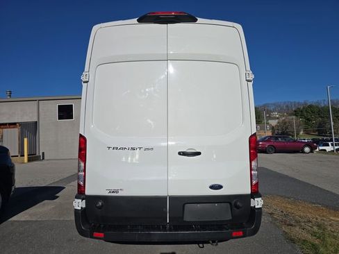 Used 2024 Ford Transit 250 148 High Roof AWD image 4