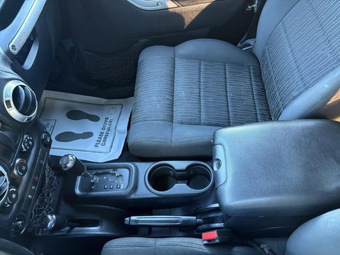 Used 2012 Jeep Wrangler Sahara AWD/4WD image 32