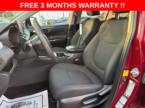 Used 2020 Toyota RAV4 LE w/ All Weather Liner Package AWD/4WD image 14