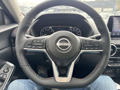 New 2025 Nissan Sentra SR w/ SR Premium Package FWD image 6