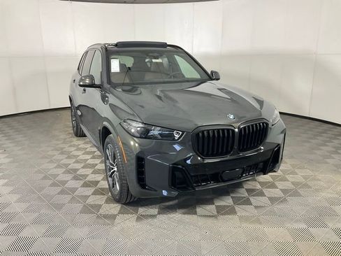 New 2026 BMW X5 xDrive40i w/ M Sport Package image 3