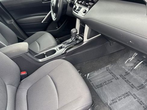 Certified 2025 Toyota Corolla Cross LE image 20