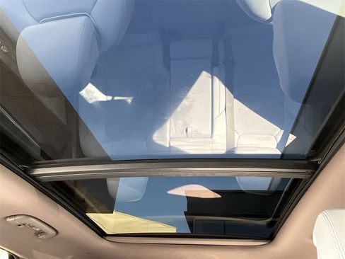 Used 2026 Genesis GV70 2.5T Advanced image 16