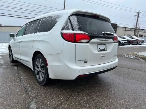 Certified 2020 Chrysler Pacifica Limited image 21