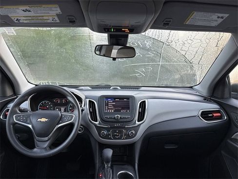 Used 2022 Chevrolet Equinox LS image 18