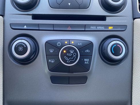 Used 2016 Ford Taurus SE FWD image 36