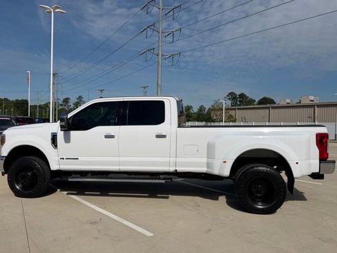 Used 2019 Ford F350 XLT w/ XLT Premium Package image 10
