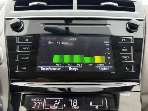 Used 2017 Toyota Prius V Two image 32