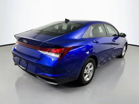 Used 2023 Hyundai Elantra SE FWD image 4