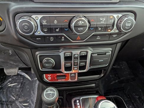 Certified 2021 Jeep Gladiator Mojave image 23