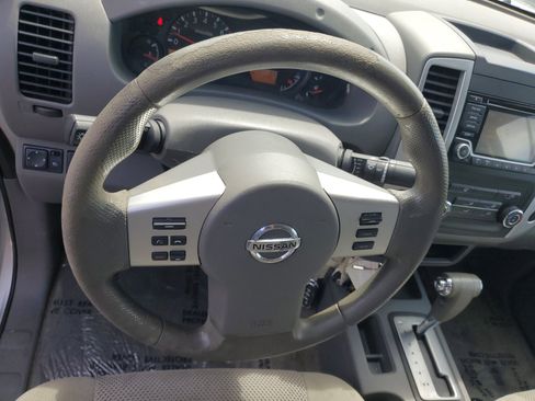 Used 2017 Nissan Frontier SV image 19