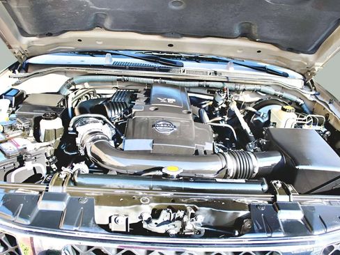 Used 2006 Nissan Pathfinder SE w/ (P01) Se Premium Pkg image 35